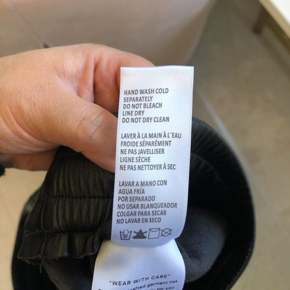 Good American Good 90's Black High Waisted Faux Leather Trousers Size Large NWTs - Picture 15 of 16